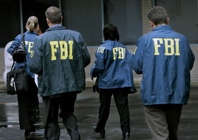 fbi-agents-raid-offices-95e2f.jpg