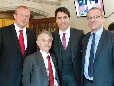 From left to right: Ukrainian Ambassador to Canada Andriy Shevchenko, Prime Minister Justin Trudeau, Ukrainian-Canadian MP Borys Wrzesnewskyj. In the foreground: the mythical CIA spy during the Cold War and leader of the anti-Russian Tatars, Mustafa Dzhemilev (June 2016).
